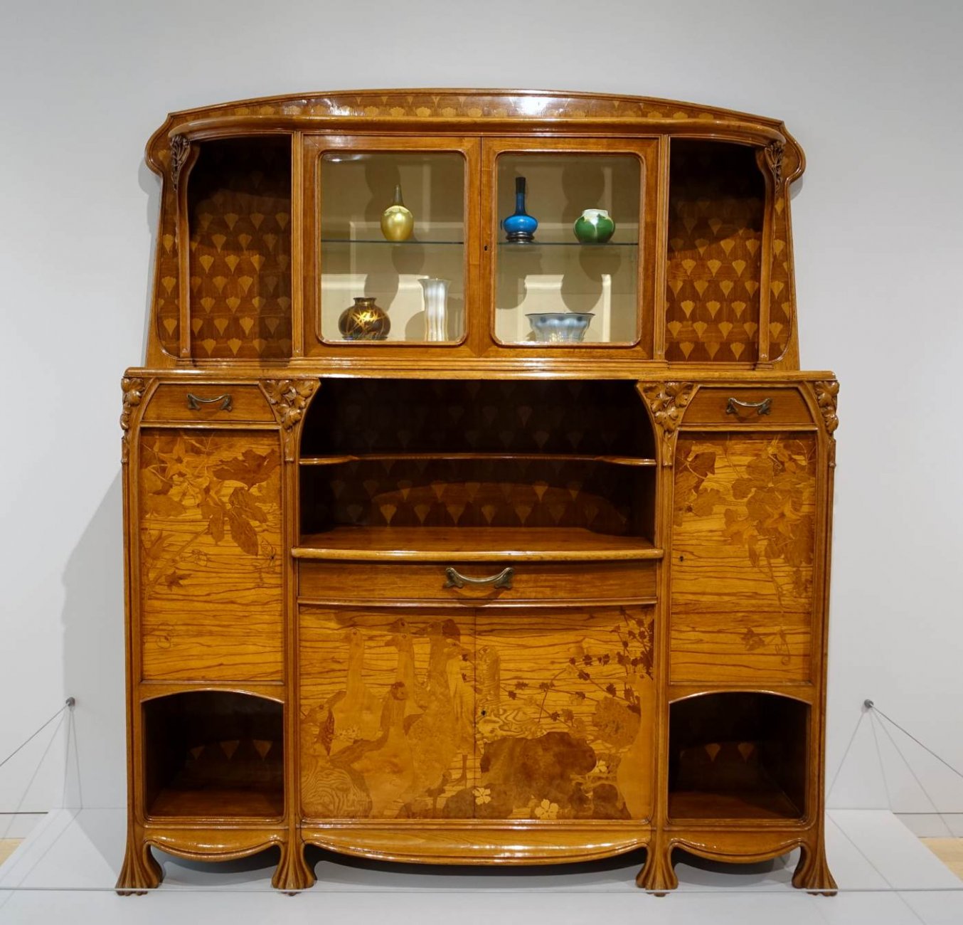 cabinet3.jpg