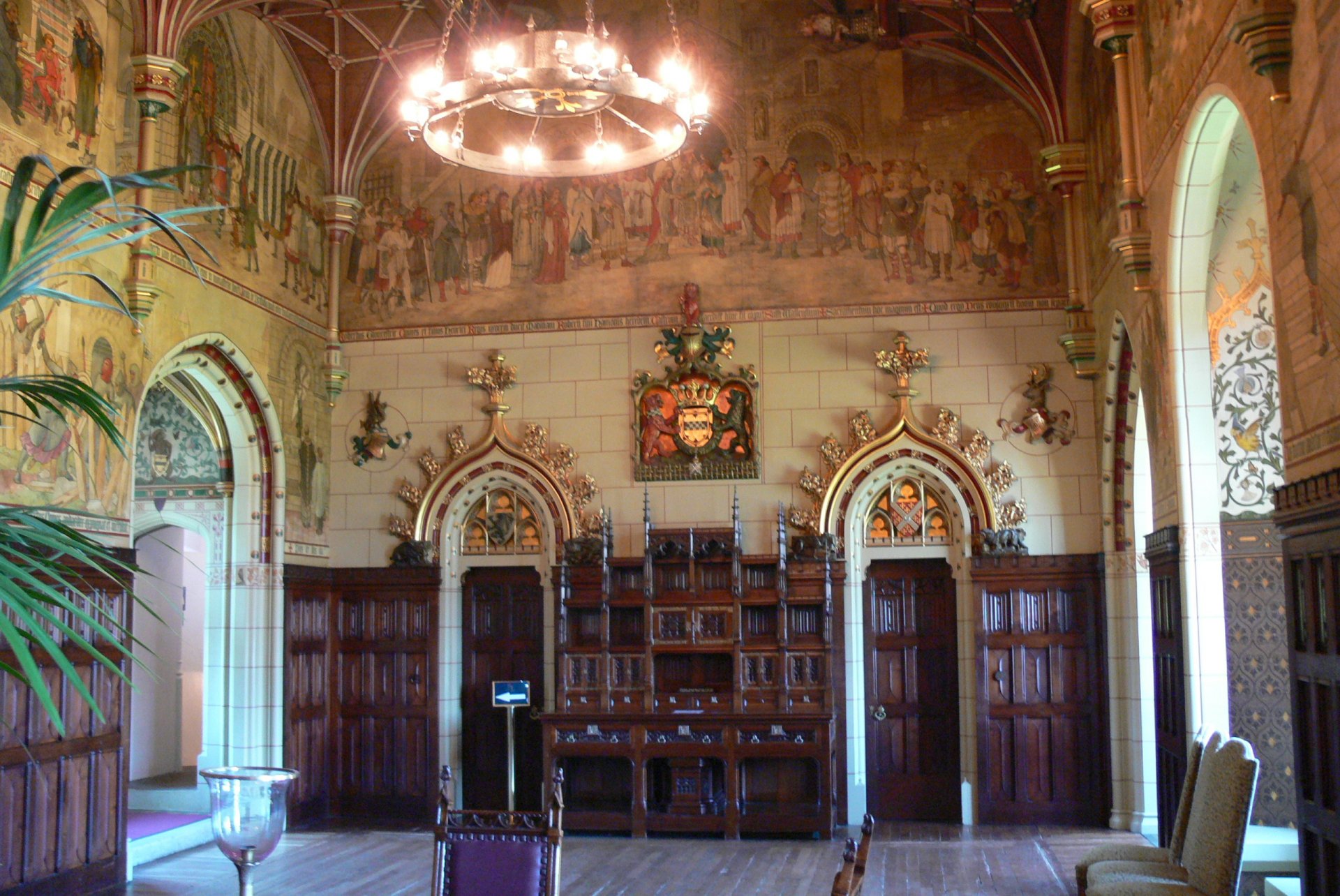 Cardiff_Castle_-_Bankettsaal_2.jpg