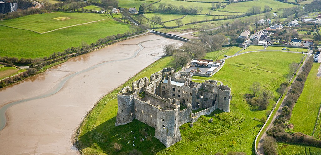 carew-castle-ariael.jpg