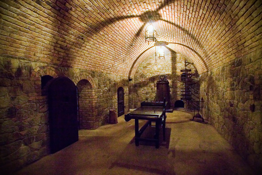 Castello-di-Amorosa-torture-chamber (1).jpg