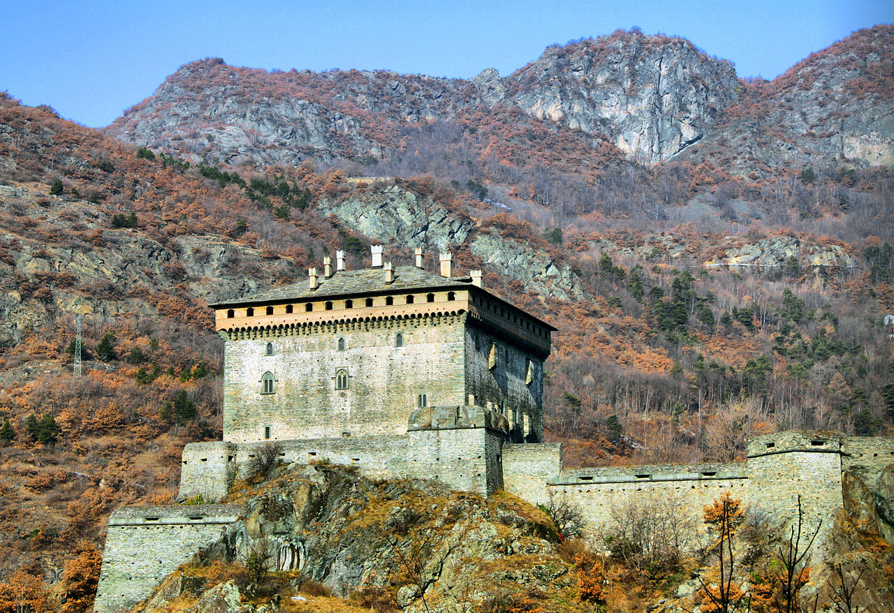 Castello_di_verres_1.jpg