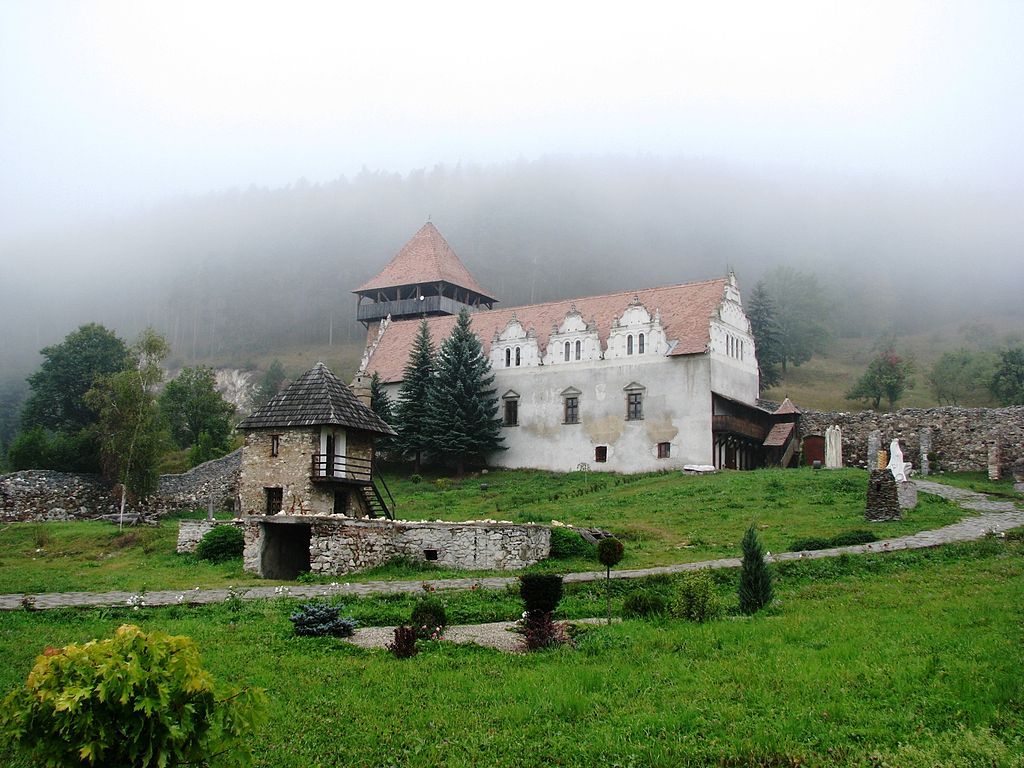 Castelul_Lazar_-_Gheorghieni.jpg