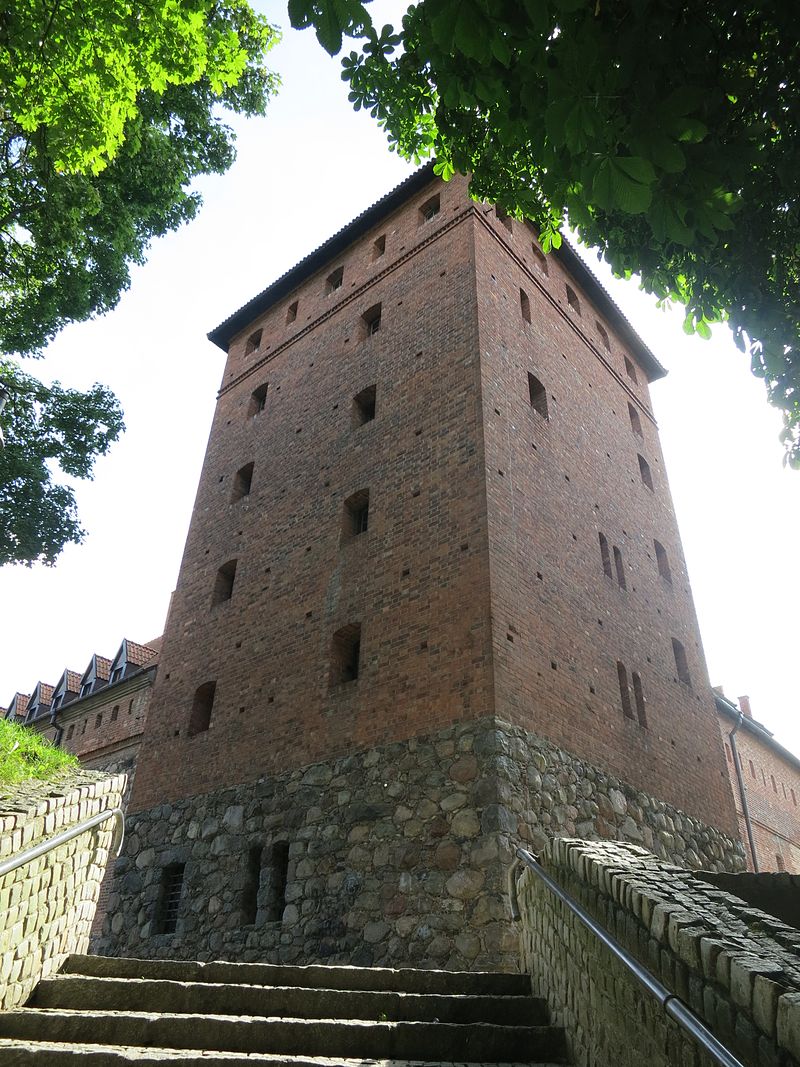 Castle_in_Bytów.JPG