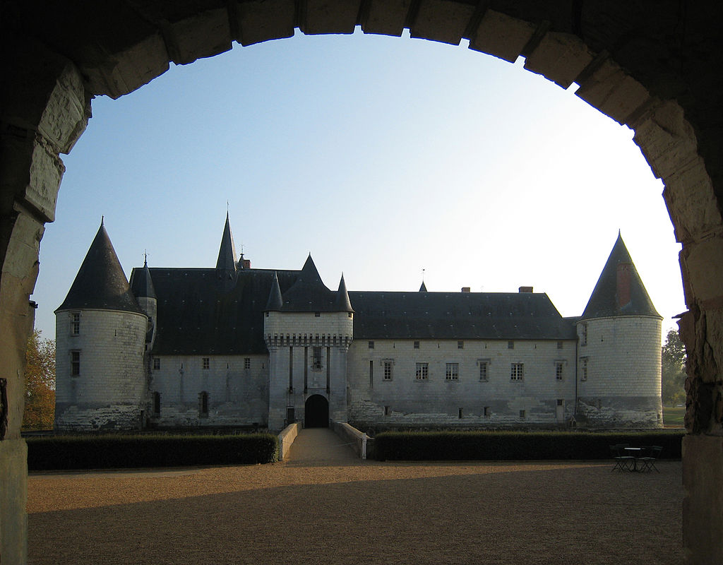 Castle_Plessis_Bourre_2007_01.jpg