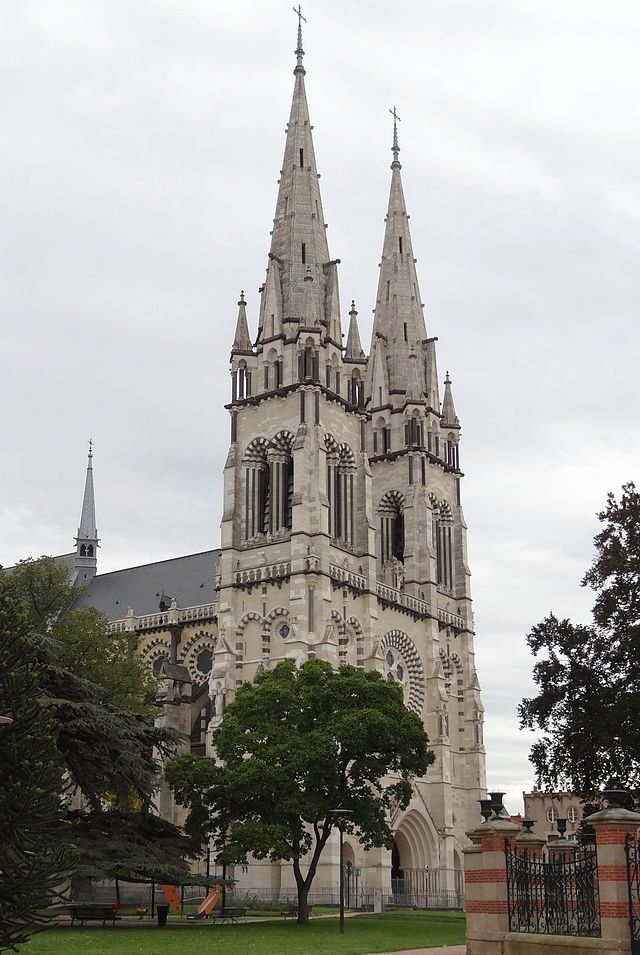 Cathédrale_Notre_Dame_de_l\'Annonciation_de_Moulins.JPG