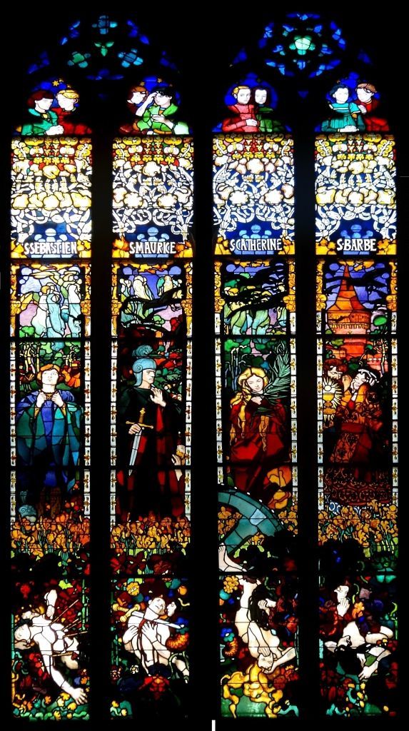 Cathedrale_vitraux_mehoffer_martyrs_entier.jpg