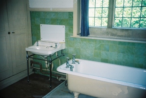 cfa-voysey-bathroom-1.JPG