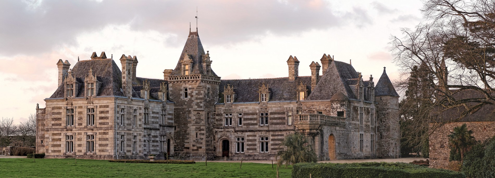 Château de Keruzoret pano-keruzoret_shiftn-copie.jpg