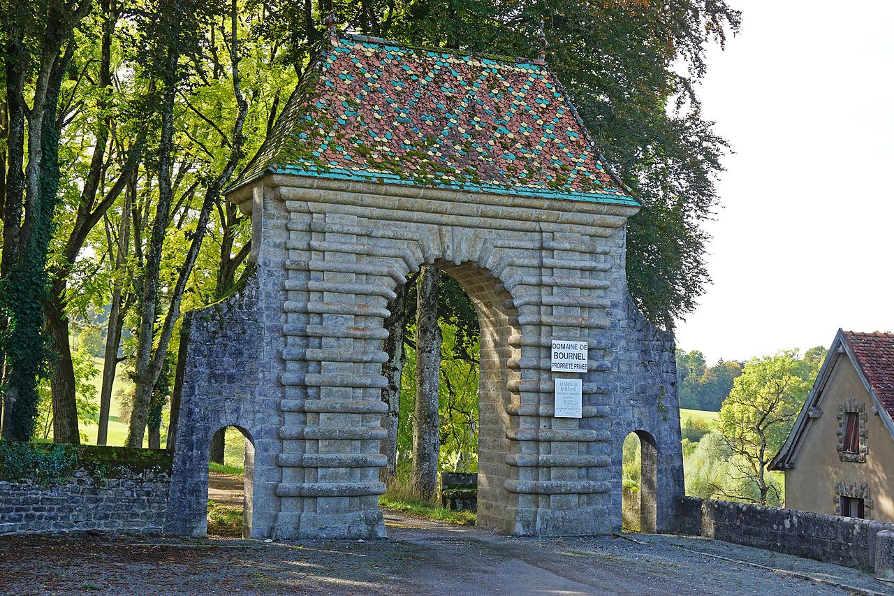 Château_de_Bournel_-_02.jpg