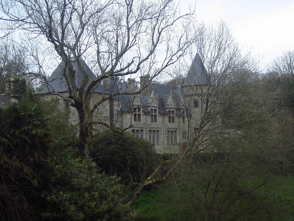 Château_de_Kervéatoux,_Plouarzel_03.JPG