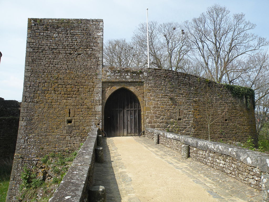 Château_de_Lassay_Mayenne_04.JPG