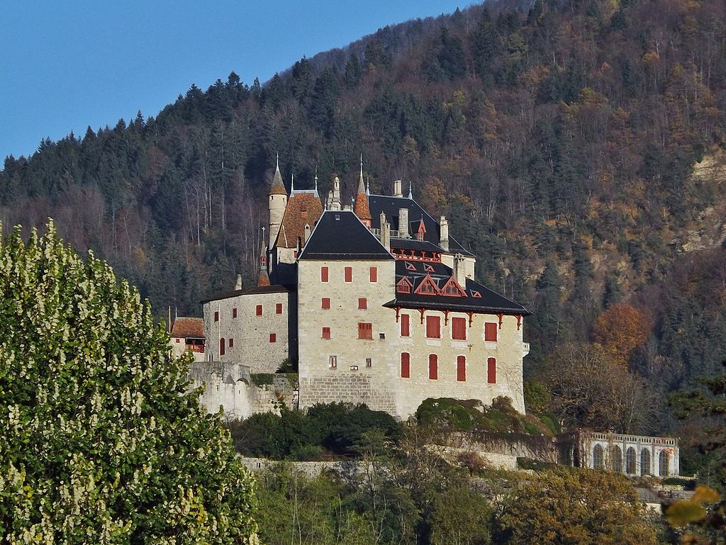 Château_de_Menthon-Saint-Bernard_(2013).JPG