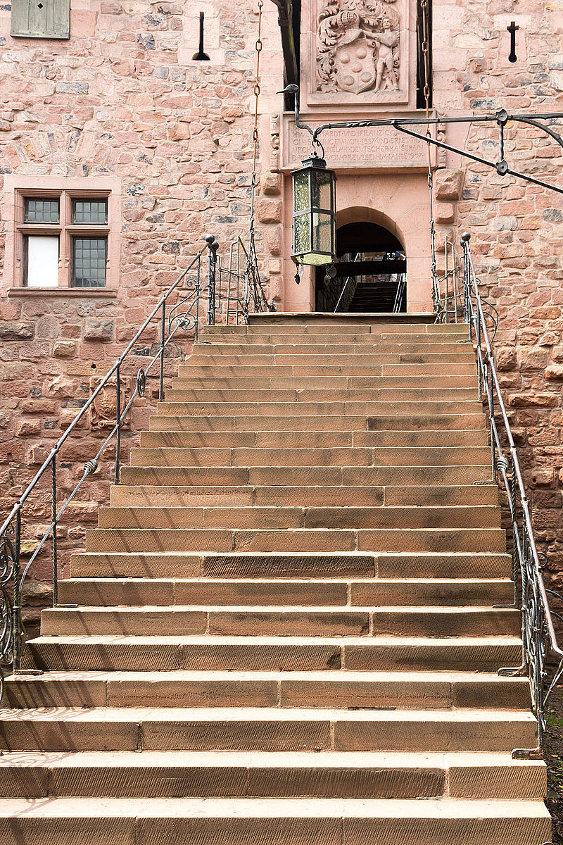 Château_du_Haut-Koenigsbourg_41_(14746204296).jpg