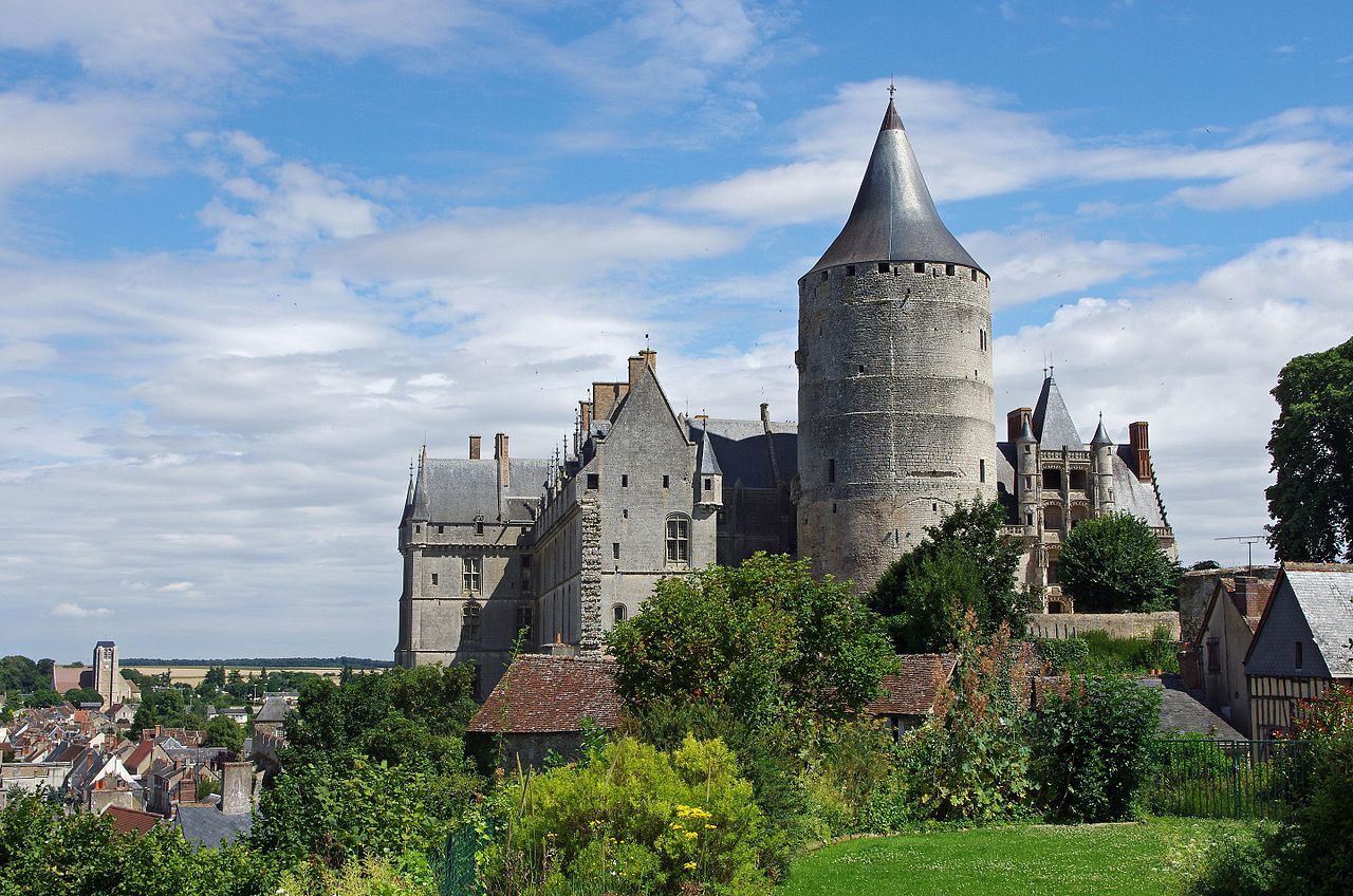 Châteaudun_(Eure-et-Loir)_(15142863699).jpg