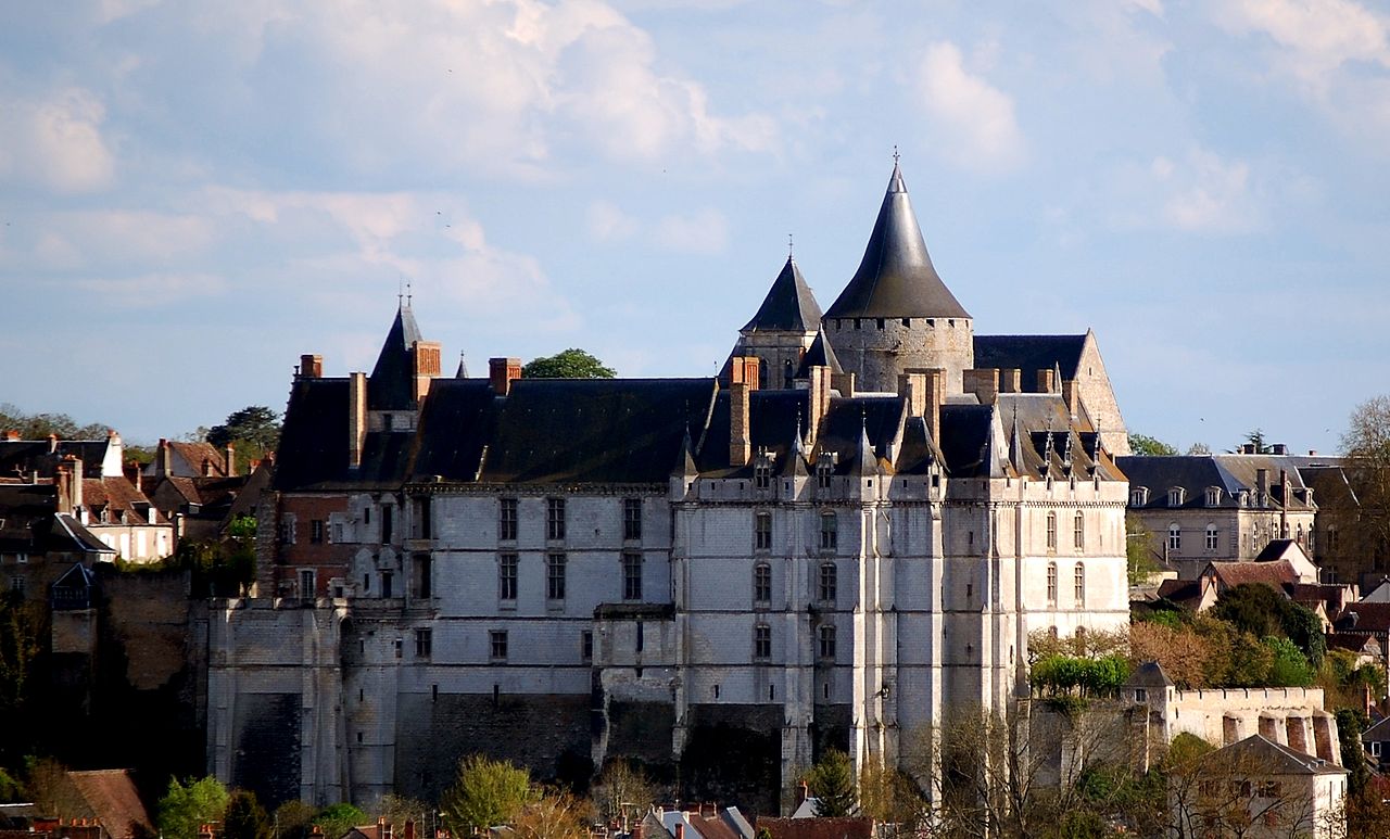 Châteaudun_(Route_de_Brou).JPG