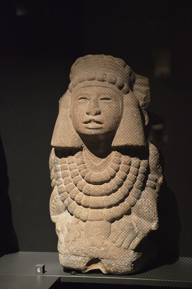Chalchiuhtlicue-Chicomecoatl,_Musée_du_quai_Branly.jpg