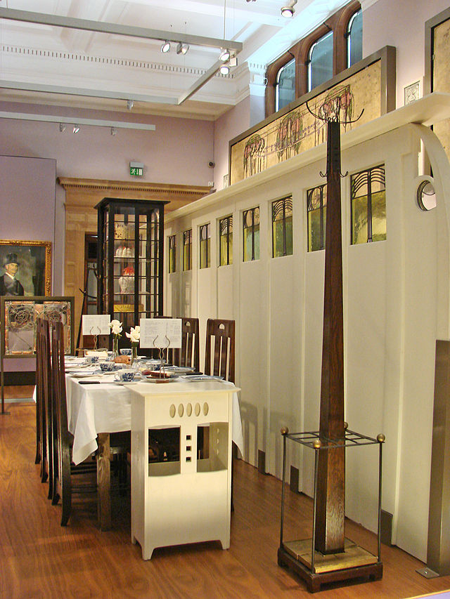 Charles_Rennie_Mackintosh_(Kelvingrove,_Glasgow)_(3838792113).jpg