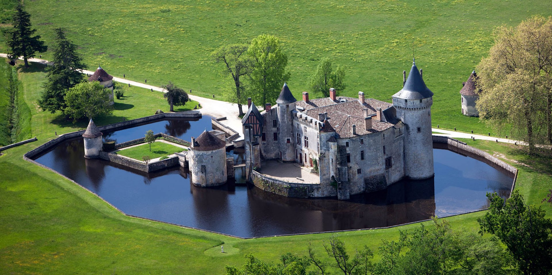 Chateau-Brede-Slider-home-3.jpg