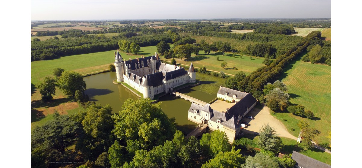 chateau-du-plessis-bourre.jpg