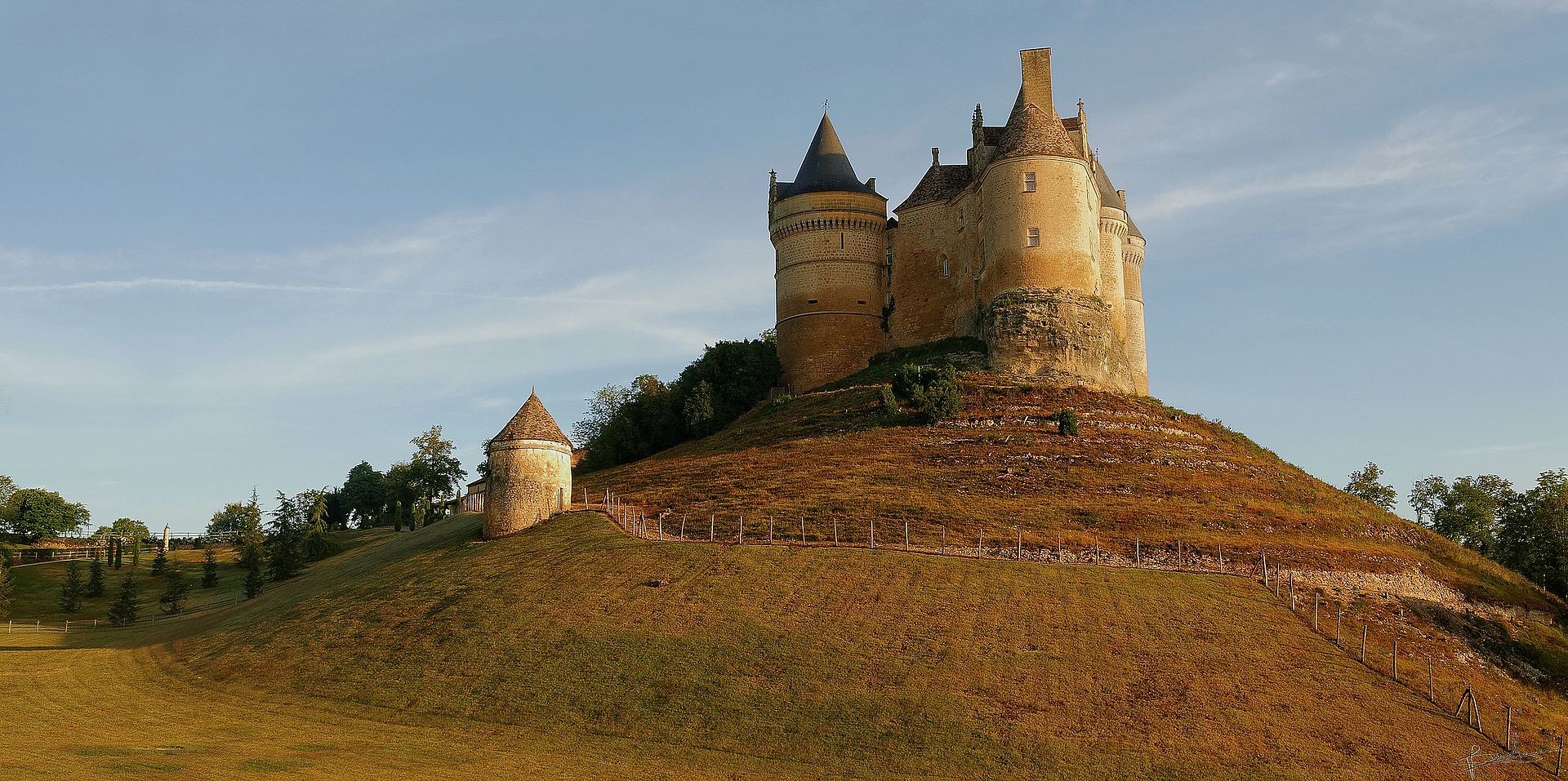 Chateau_de_bannes_4.jpg