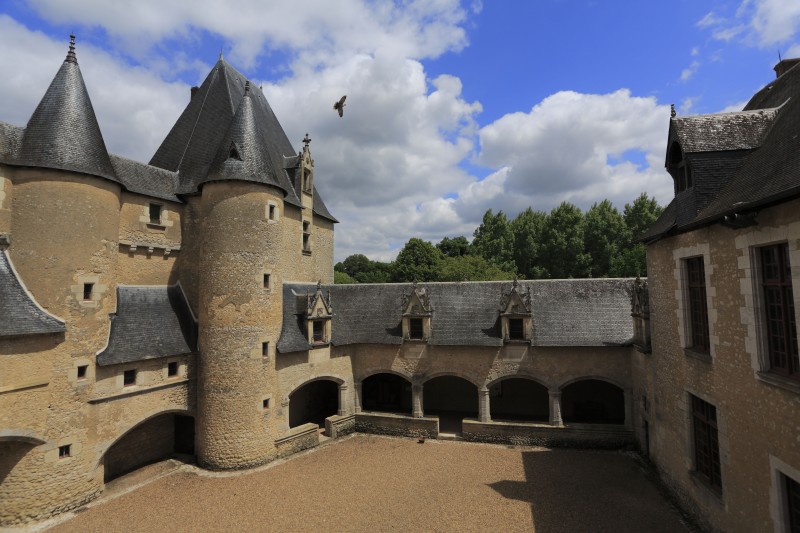 chateau_de_fougeres-sur-bievre_c_gilles_codina_-_cmn_4.jpg