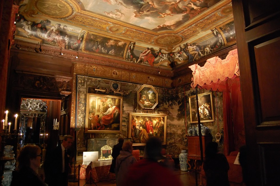 Chatsworth_bedroom.jpg
