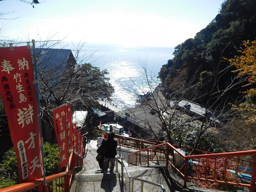 Chikubu_Island_Hougonji_DSCN1939.jpg