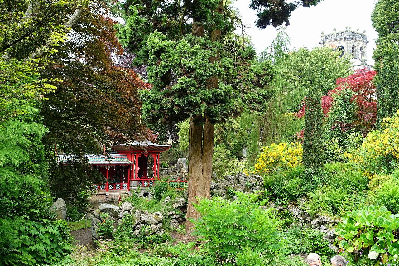 Chinese_Temple_-_Biddulph_Grange_Garden_-_Staffordshire,_England_-_DSC09371.jpg