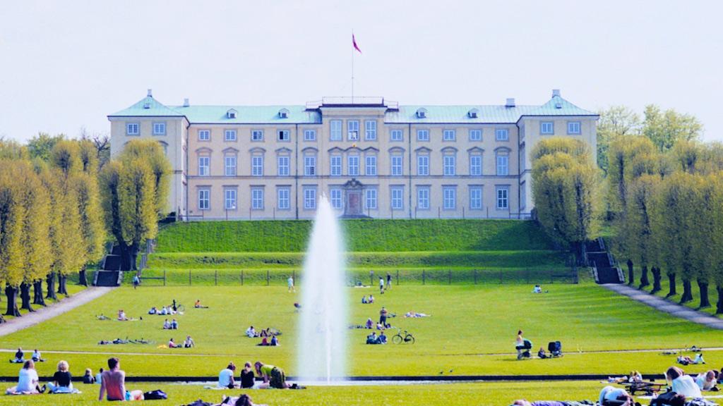 copenhagen-frederiksberg-garden 1700-1703.jpg