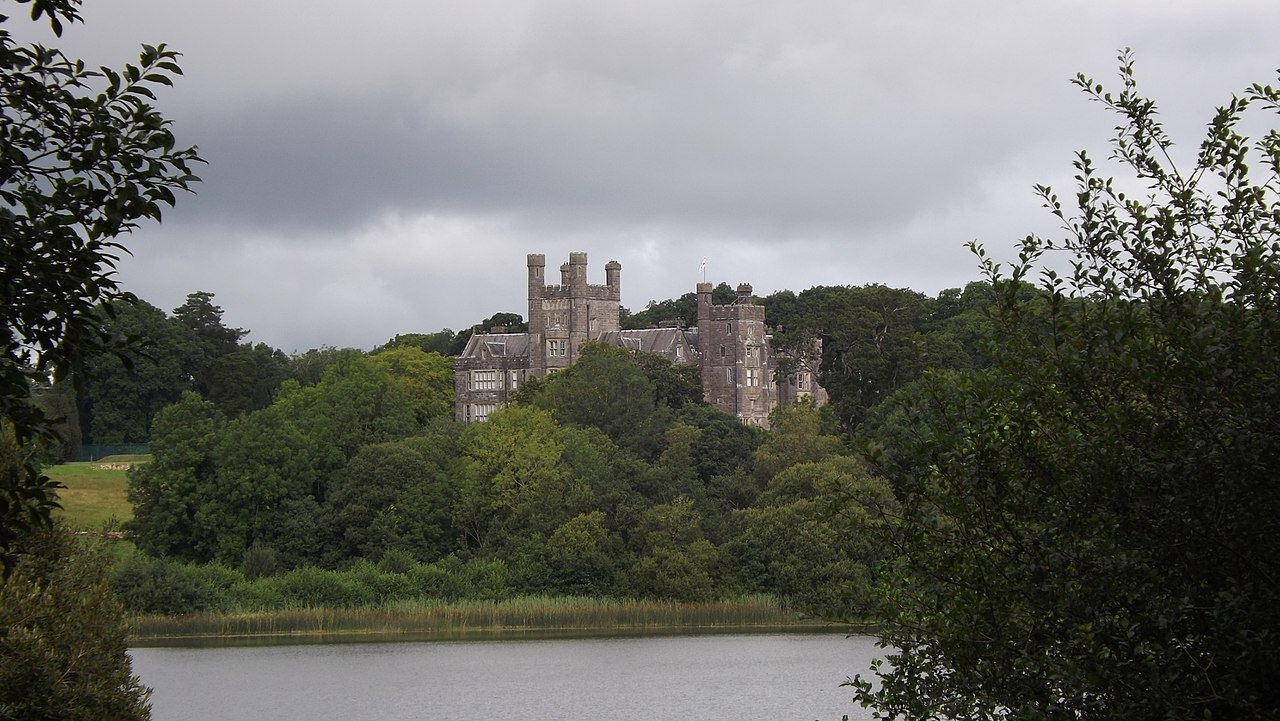 Crom_Castle_-_panoramio_(2).jpg