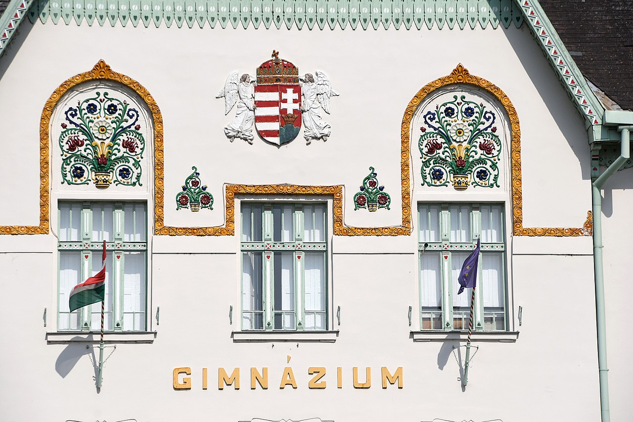 Csongrád,_Batsányi_Gimnázium_2021_02.jpg