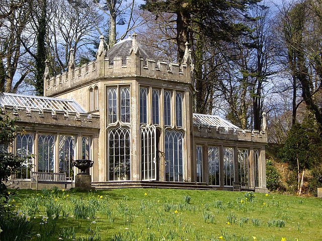 Culzean_Castle_-_camellia_house_(geograph_1797950).jpg