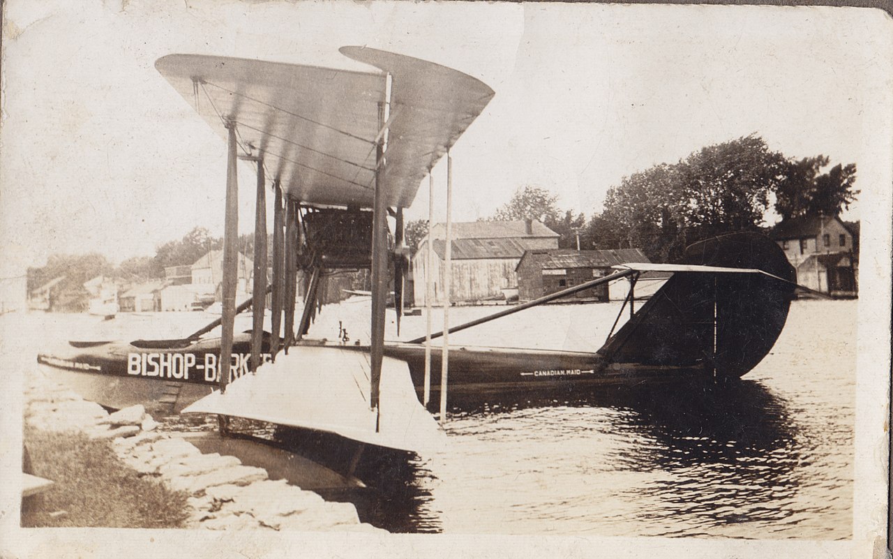 Curtiss_HS-2L_flyingboat_Canadian_Maid_owned_by_Bishop-Barker_Aeroplanes.jpg