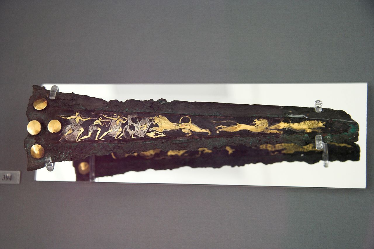 Dagger_inlaid_Mycenaean_16_c_BC,_NAMA_394_1080834.jpg