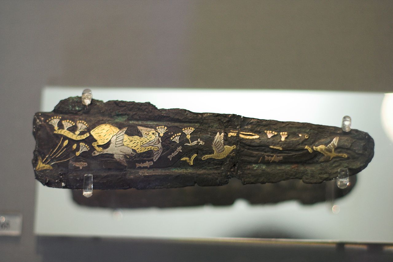Dagger_inlaid_Mycenaean_16_c_BC,_NAMA_765_102881.jpg