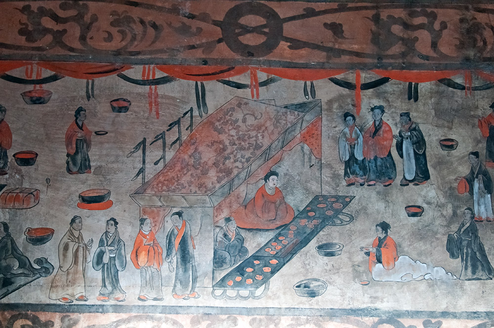Dahuting_tomb_banquet_scene,_mural_detail,_Eastern_Han_Dynasty.jpg