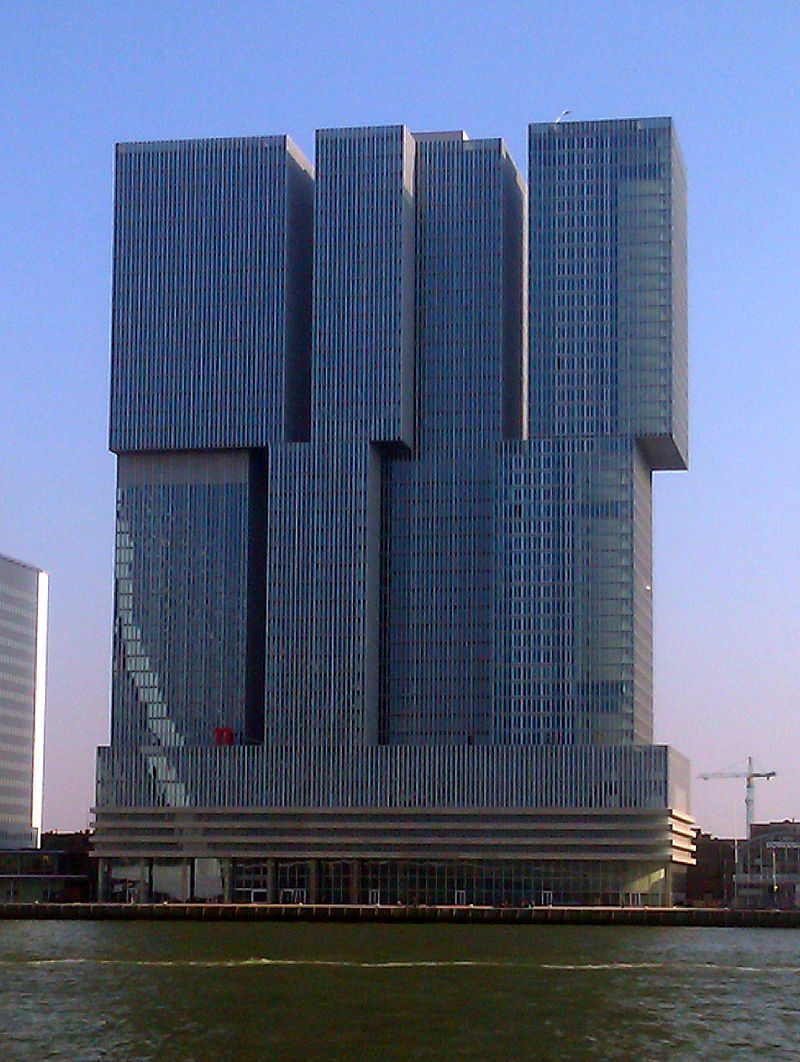 De_Rotterdam_across_the_Nieuwe_Maas.jpg