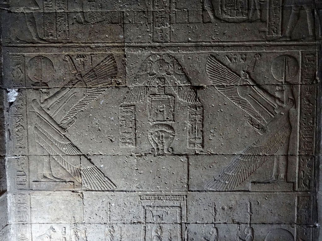 Dendera_Tempel_78.jpg