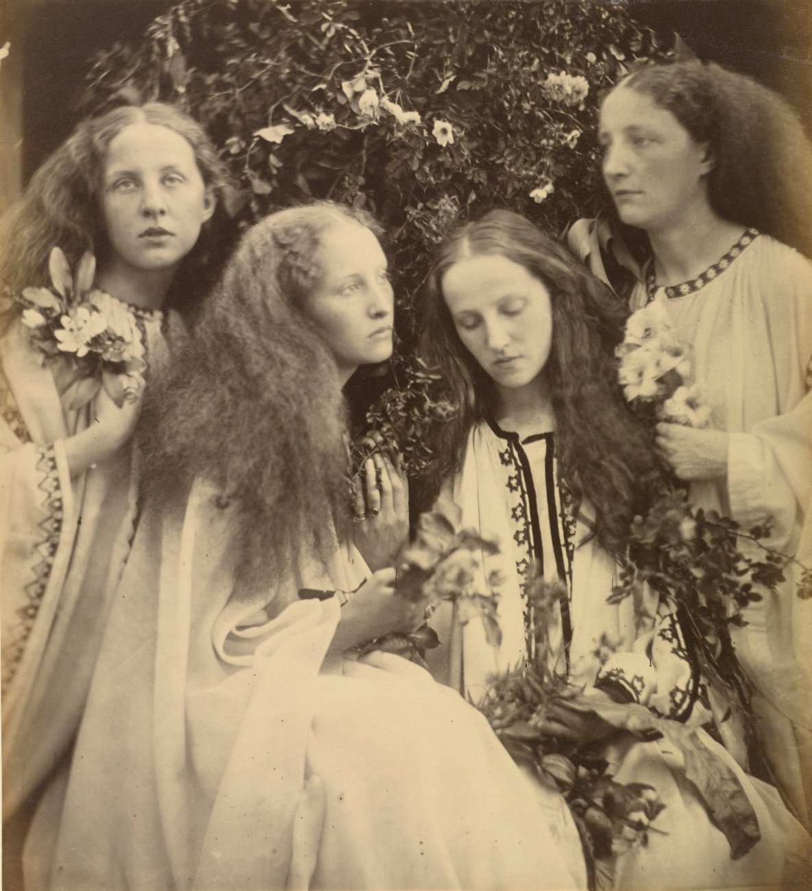 devichij-rozarij-1868-avtor-dzhuliya-margaret-kameron_original.jpg