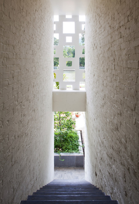 dezeen_Binh-Thanh-House-by-Vo-Trong-Nghia-and-Sanuki-+-Nishizawa_20.jpg