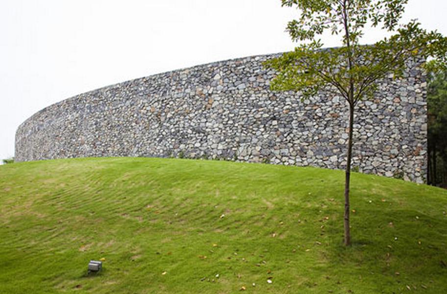 dezeen_Dailai-Conference-Hall-by-Vo-Trong-Nghia_1.jpg