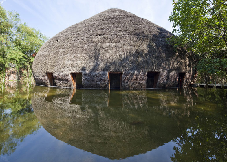 dezeen_Wind-and-Water-Bar-by-Vo-Trong-Nghiaв_ss_1.jpg