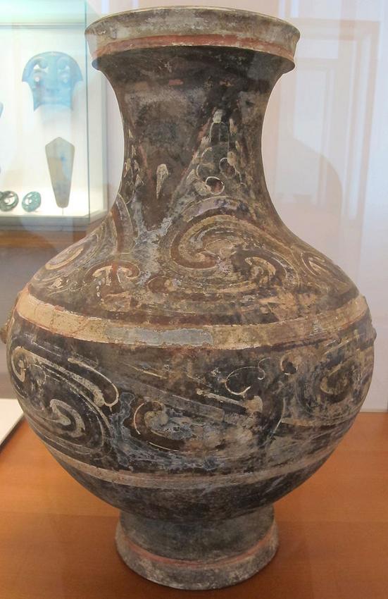 Dinastia_han_anteriore,_grande_vaso_hu,_II-I_sec._ac..JPG