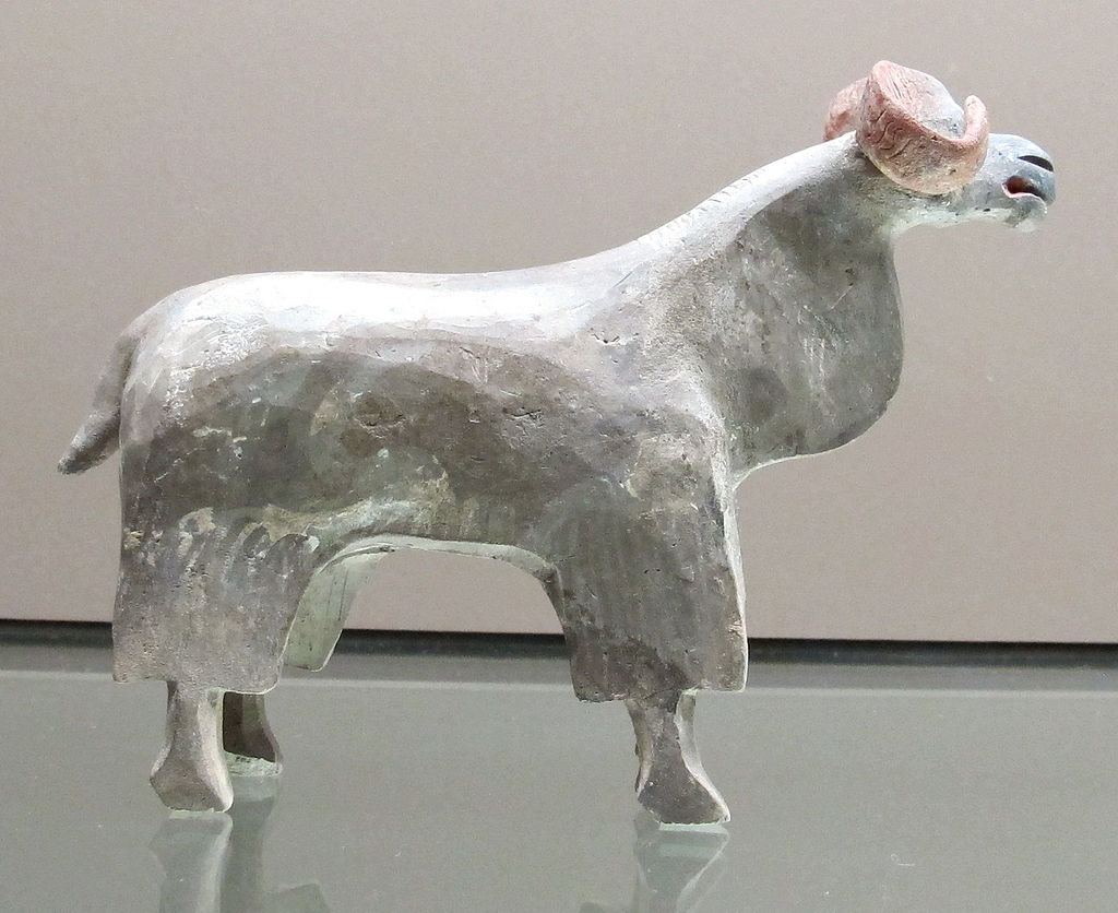Dinastia_han_occ.le,_bestiame_in_terracotta,_206_ac.-9_dc._ca._02.JPG