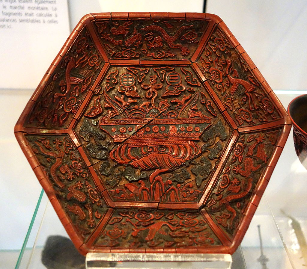 Dish,_China,_Ming_dynasty,_Jiajing_period,_1522-1566,_.JPG