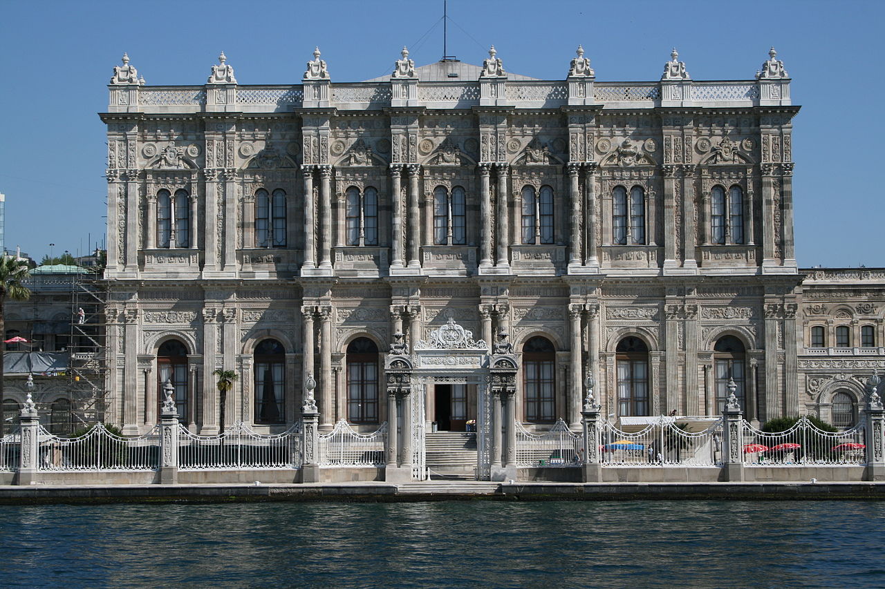 Dolmabahçe_Palace_2007  1842.jpg