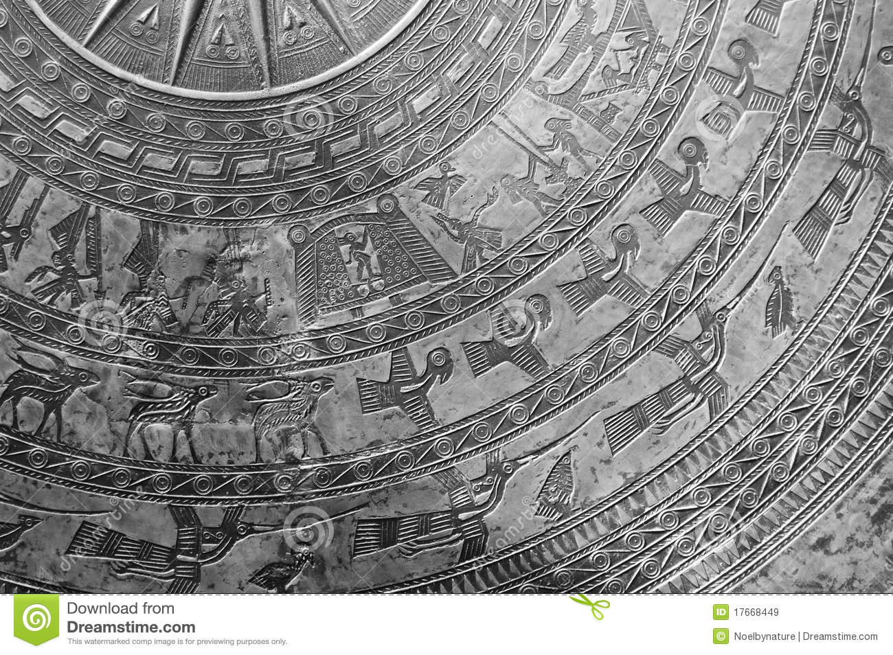 dong-son-drum-17668449.jpg