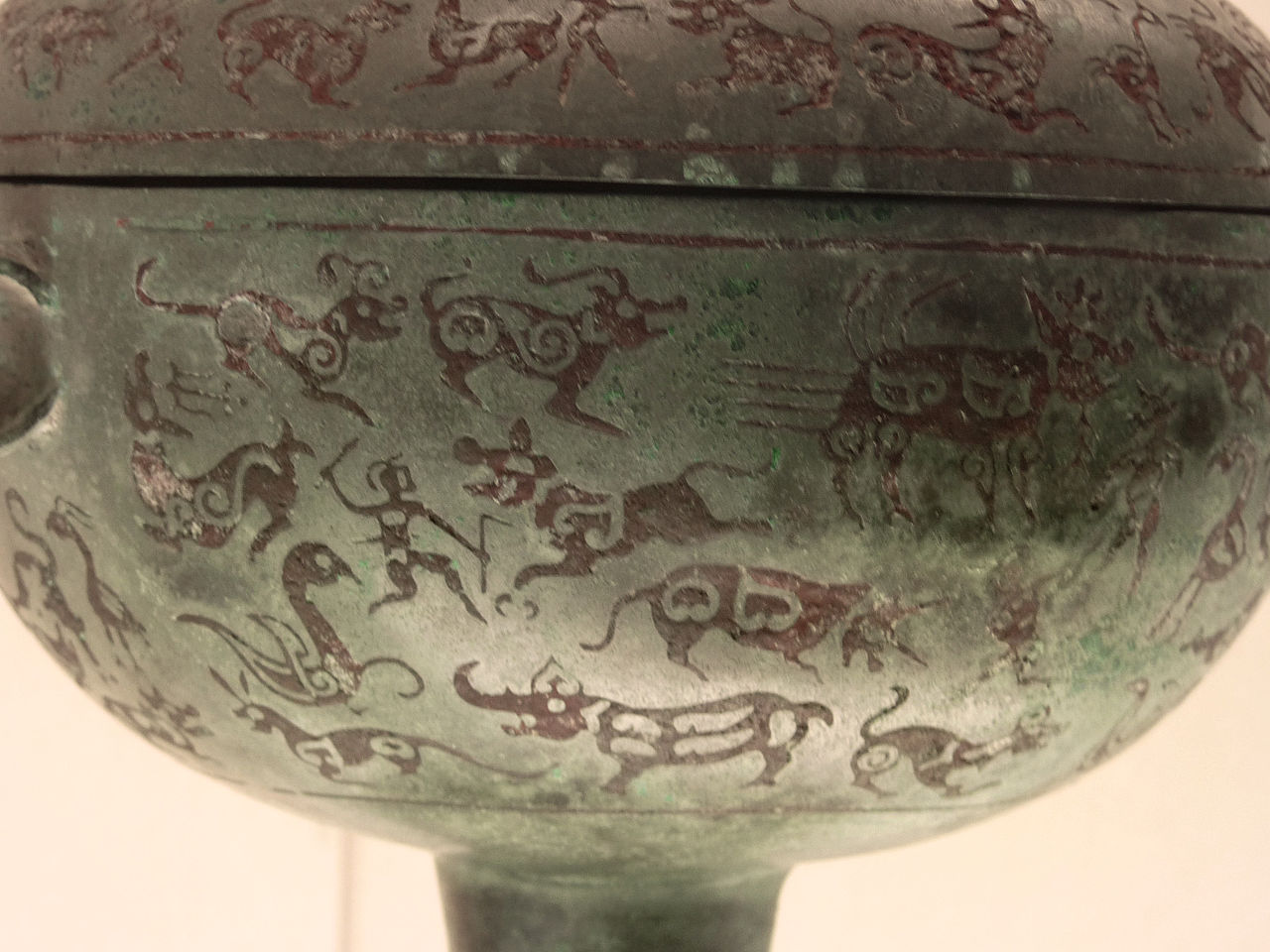 Dou_with_an_inlaid_hunting_scene_(detail)._Late_Spring_and_Autumn._Shanghai_Museum.jpg