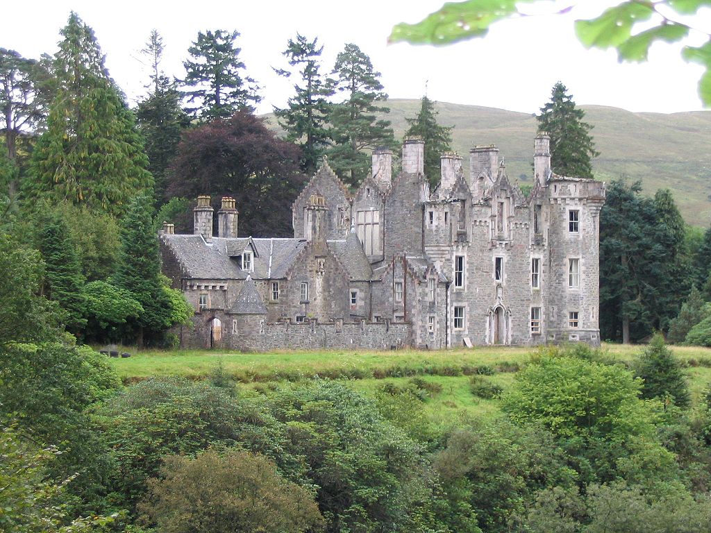 Dunans_castle.jpg