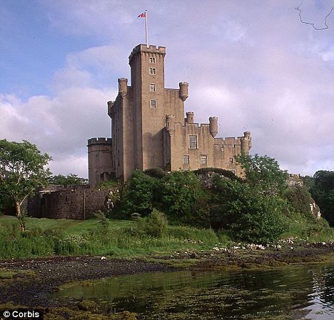 Dunvegan Castlearticle-0-0035DEC300000258-676_468x449.jpg